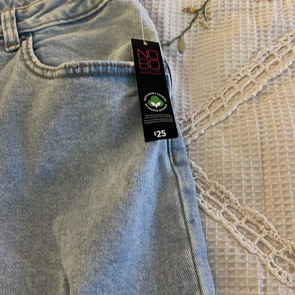 Denim - Picture 3 of 5